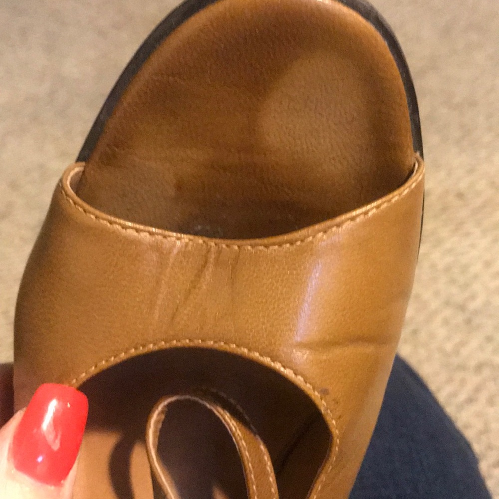 Shoes - Picture 4 of 6